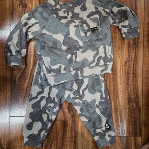Volcom Kids' Gray and Green Camouflage Jogger Set
